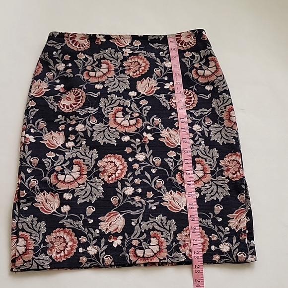 Loft brocade skirt - Picture 6 of 7